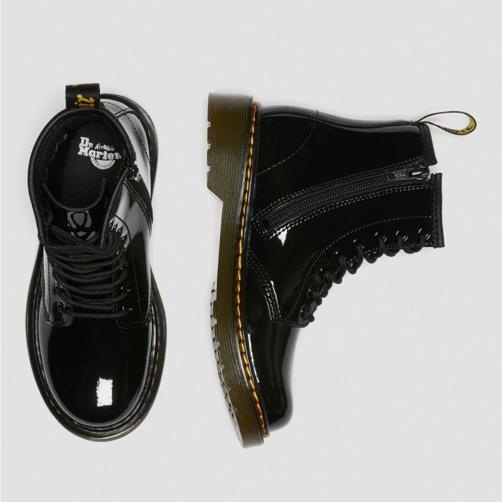 JUNIOR SIZE 12 1460 PATENT LEATHER LACE UP BOOTS